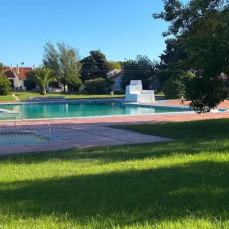 The Strip Oura Αλμπουφέιρα