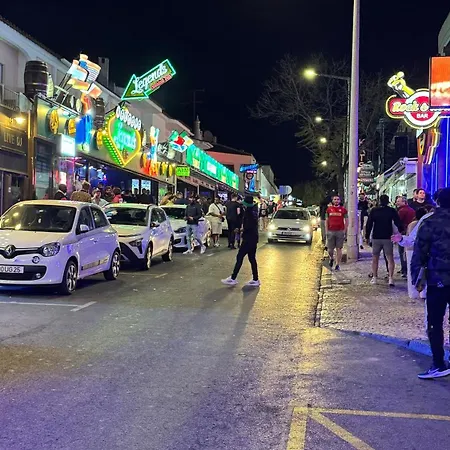 Διαμέρισμα The Strip Oura *