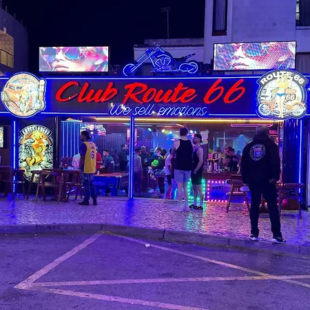 The Strip Oura Αλμπουφέιρα