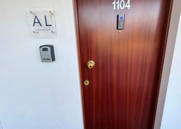 The Strip Oura * Albufeira