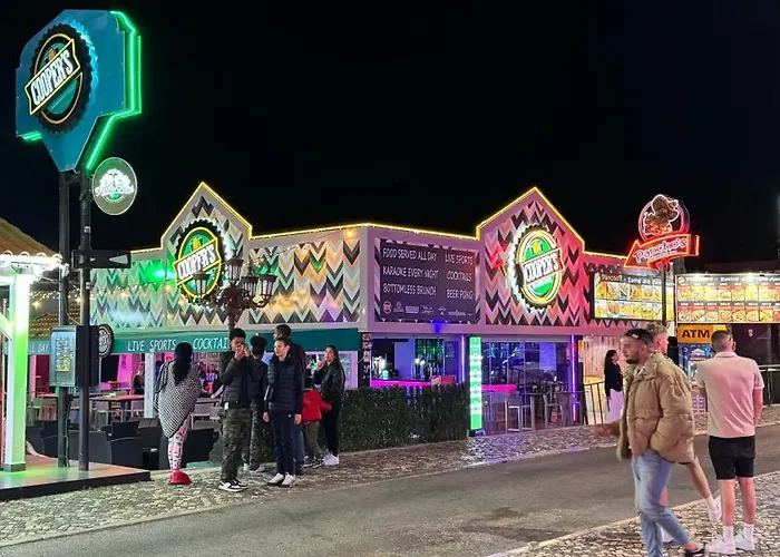 Apartment The Strip Oura